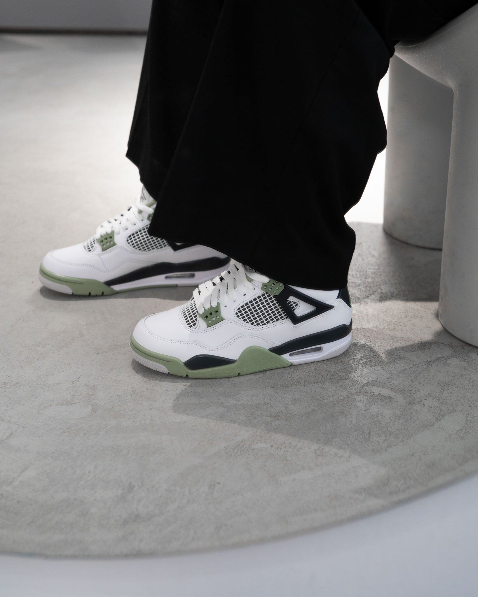 Air Jordan 4 Retro Seafoam