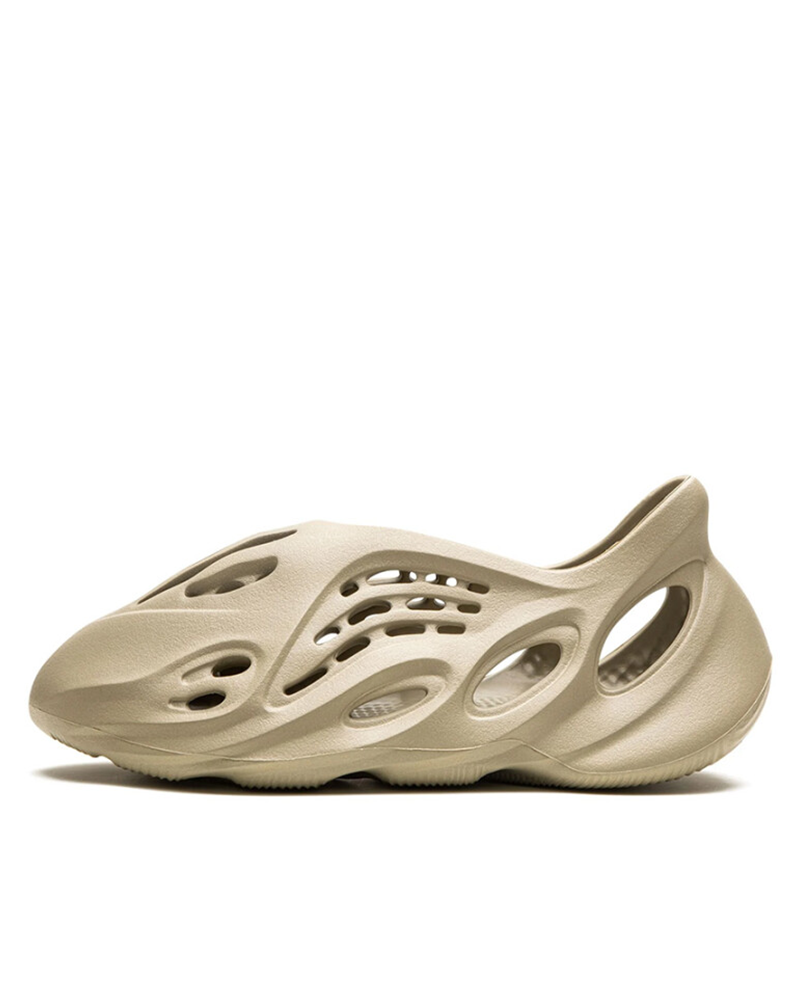 Yeezy Foam RNNR 'Stone Salt'