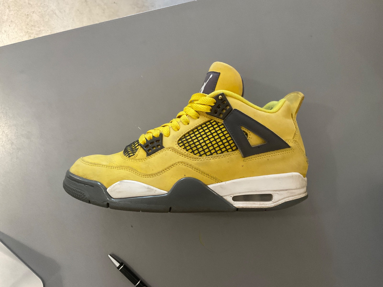 Second Hand Used Jordan 4 Retro Ligthning