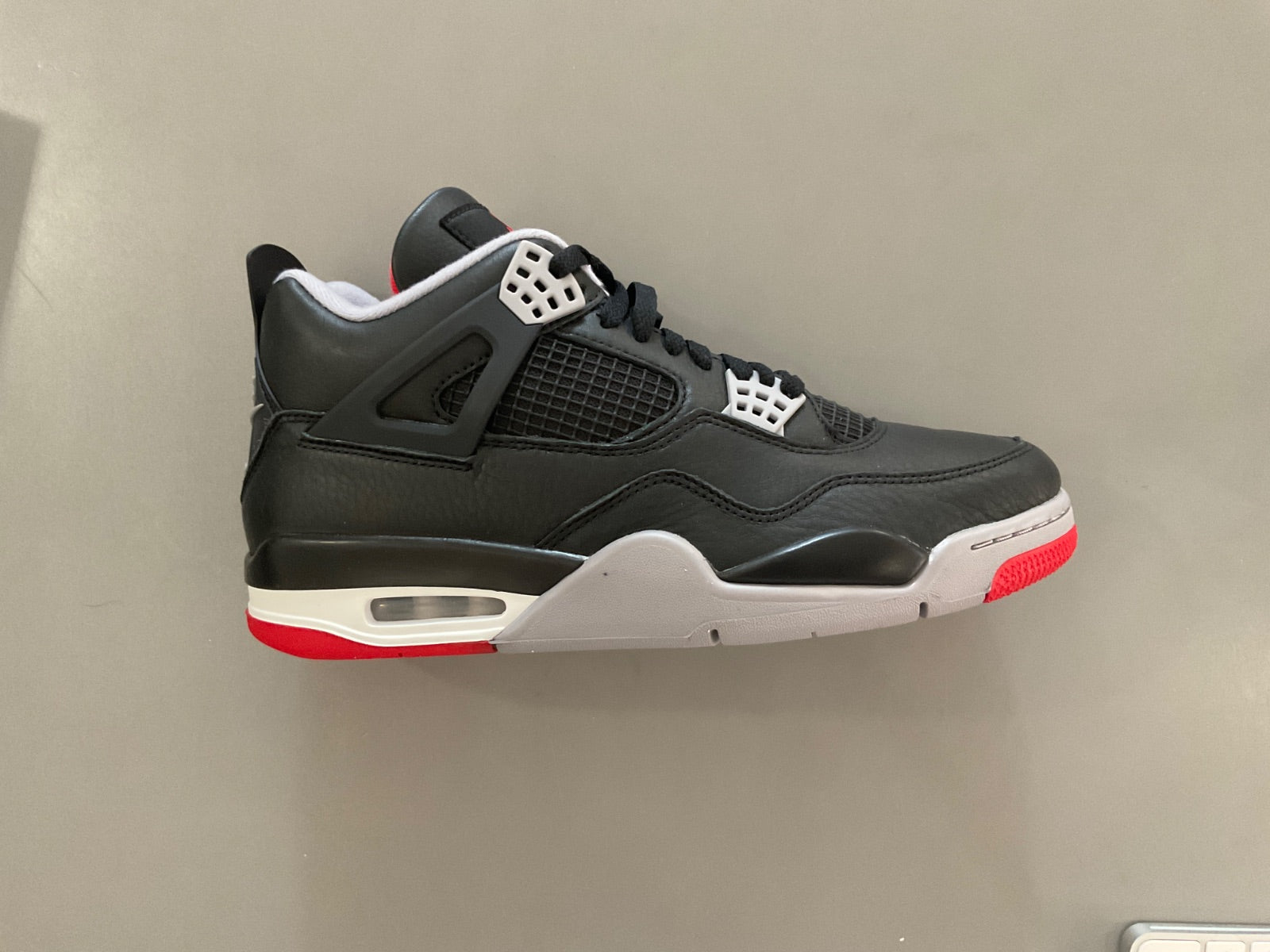 Air Jordan 4 Retro Bred