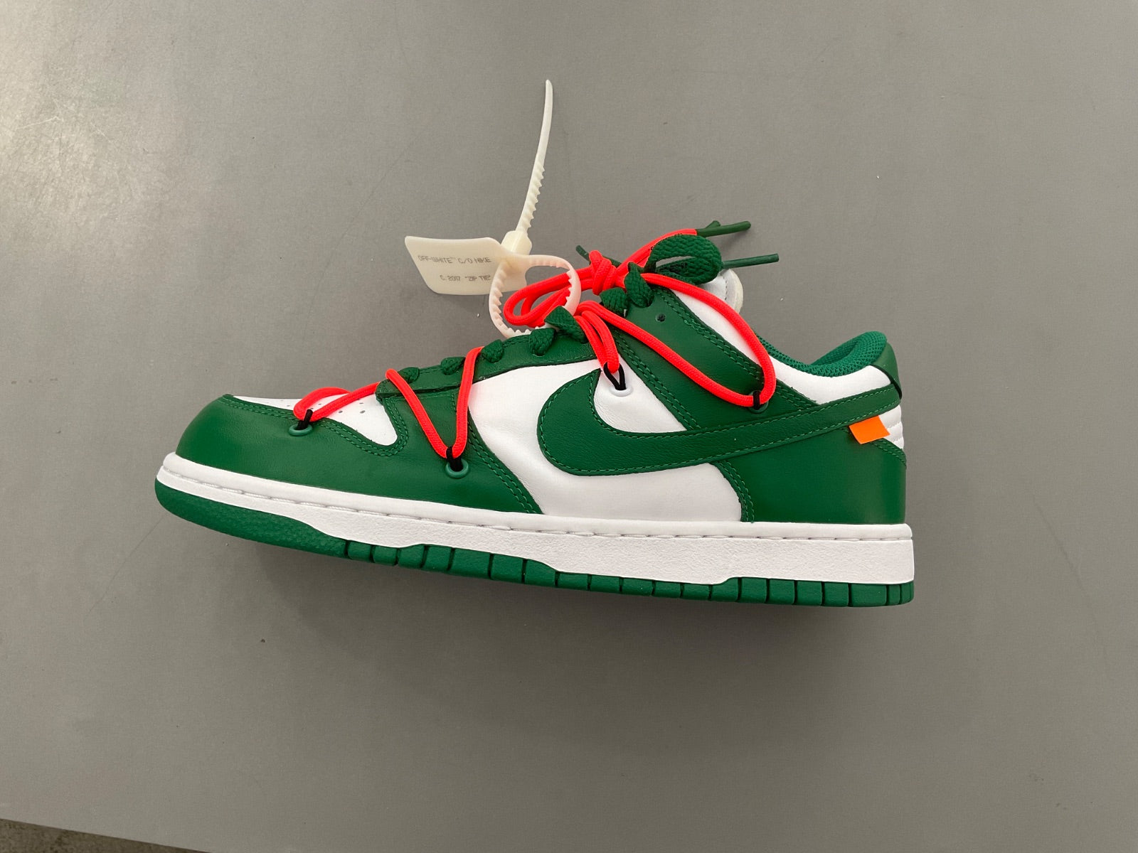 Nike Dunk low x Off White Pine green