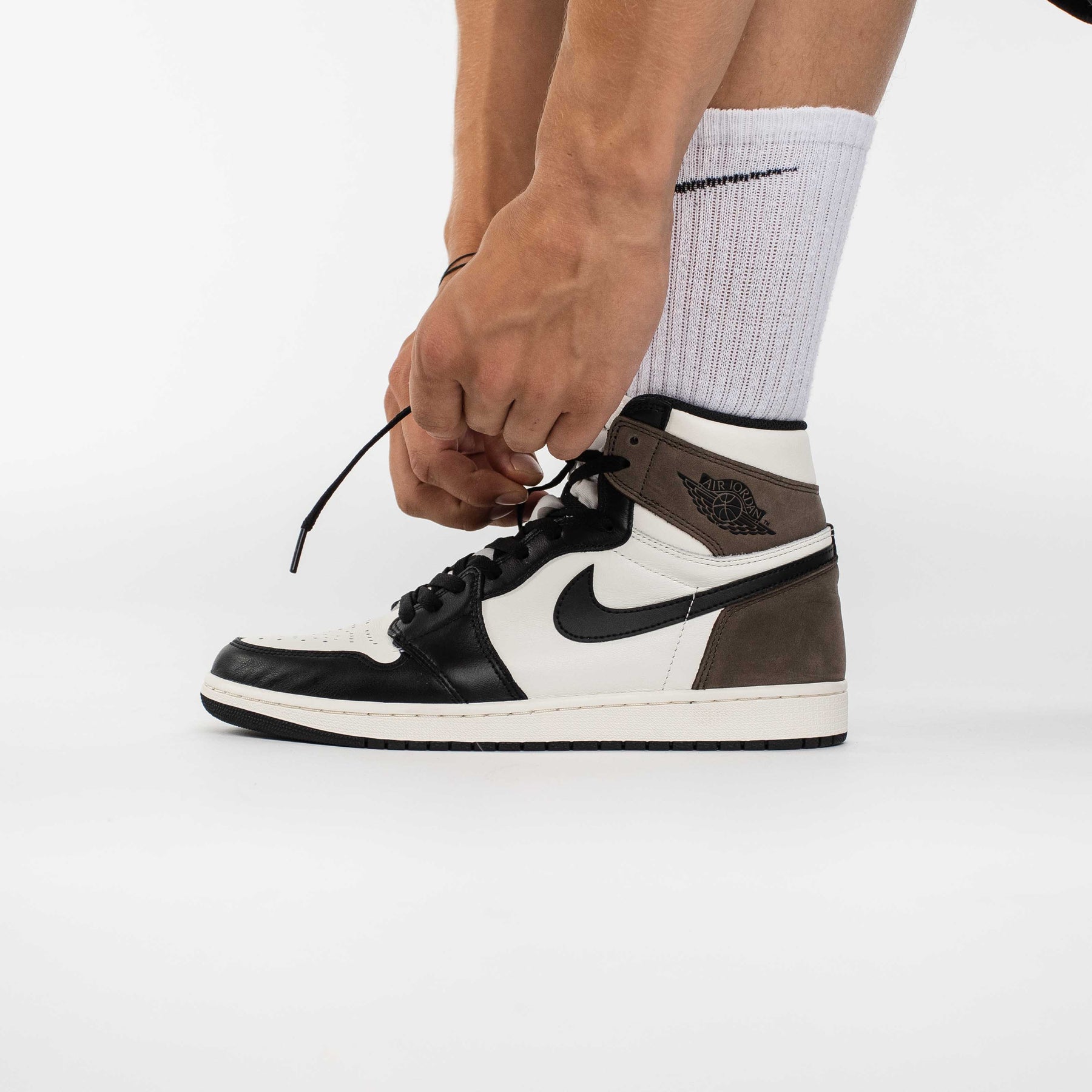 Air Jordan 1 High OG Dark Mocha - SYRUP