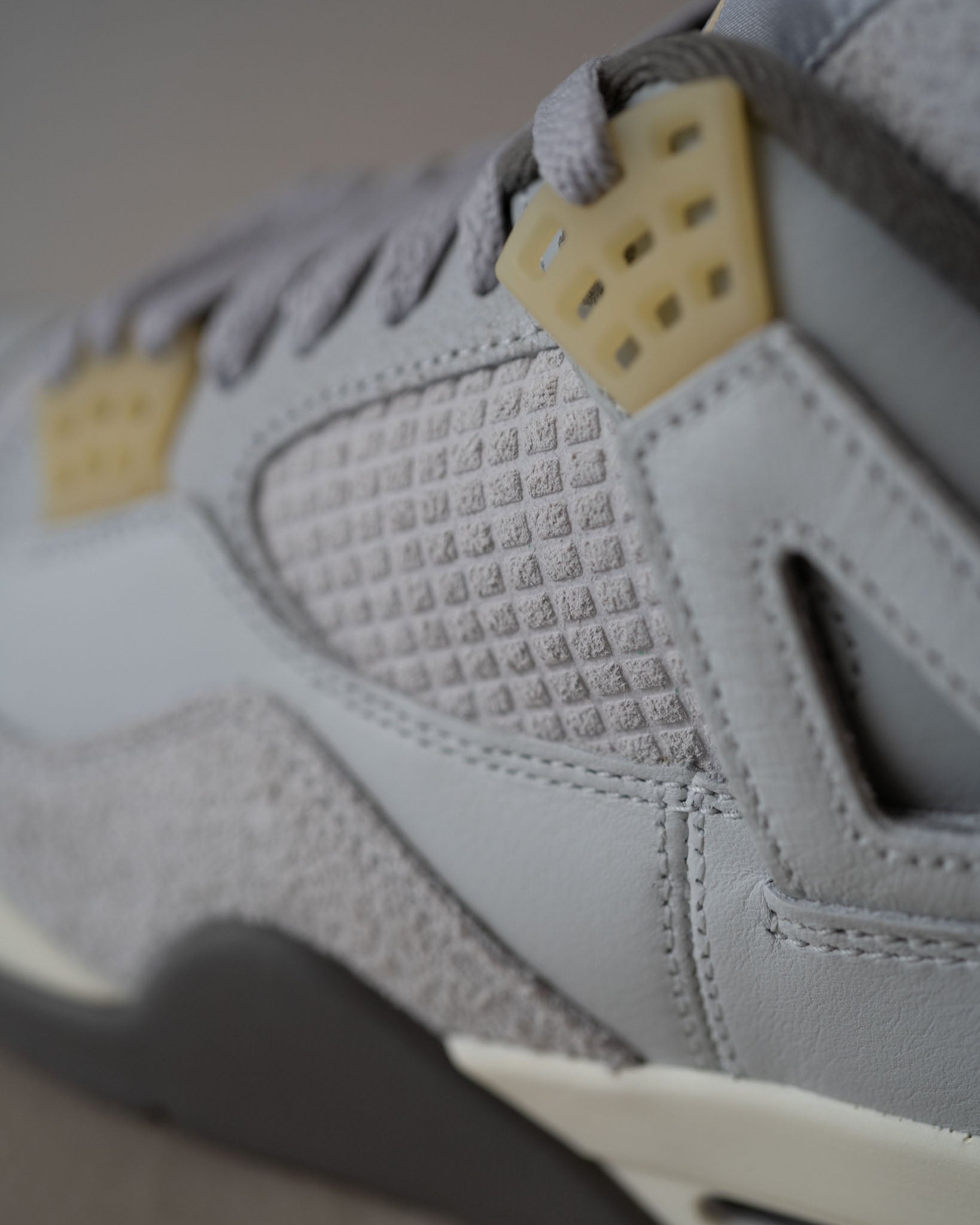 Air Jordan 4 SE Craft Photon Dust