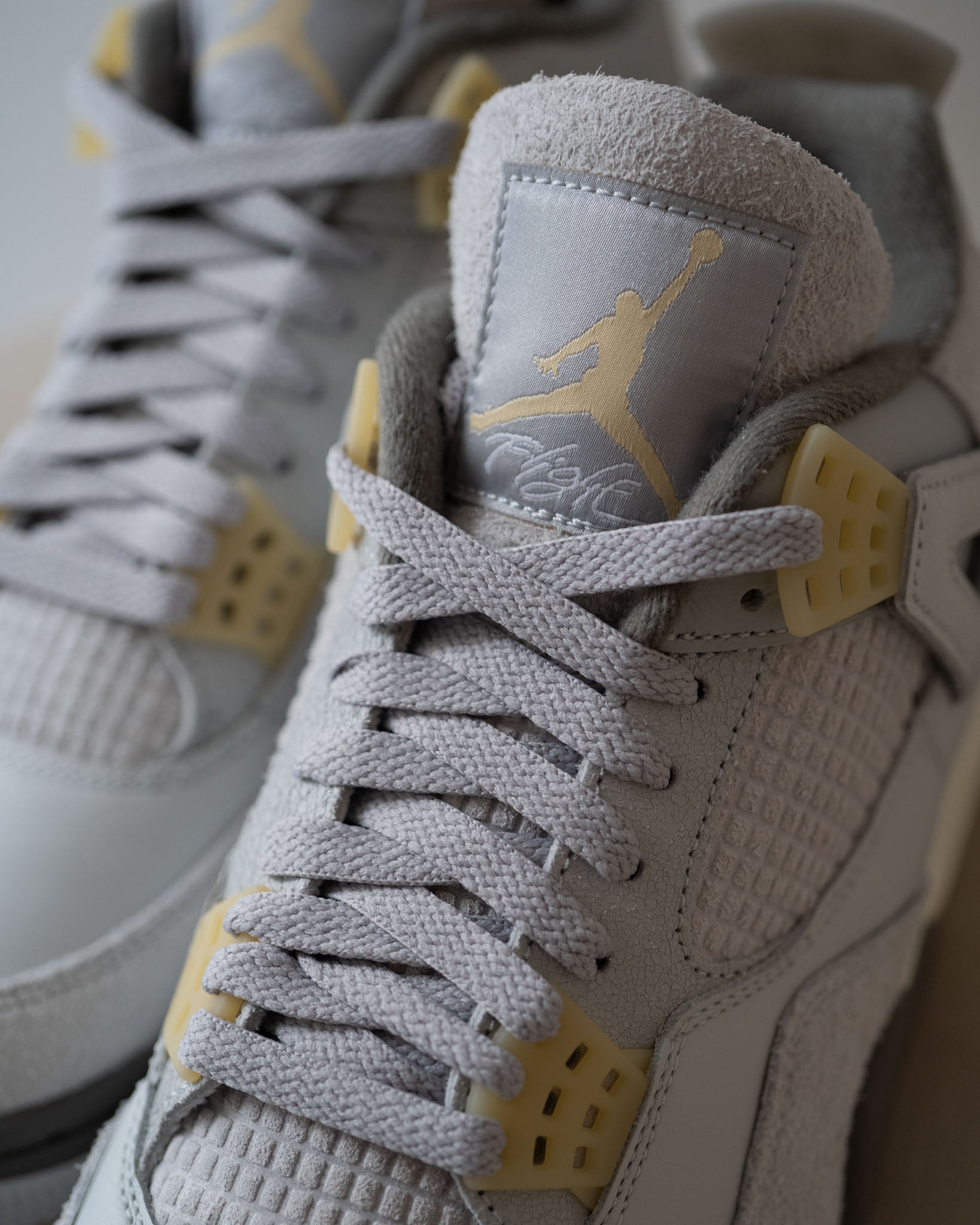 Air Jordan 4 SE Craft Photon Dust