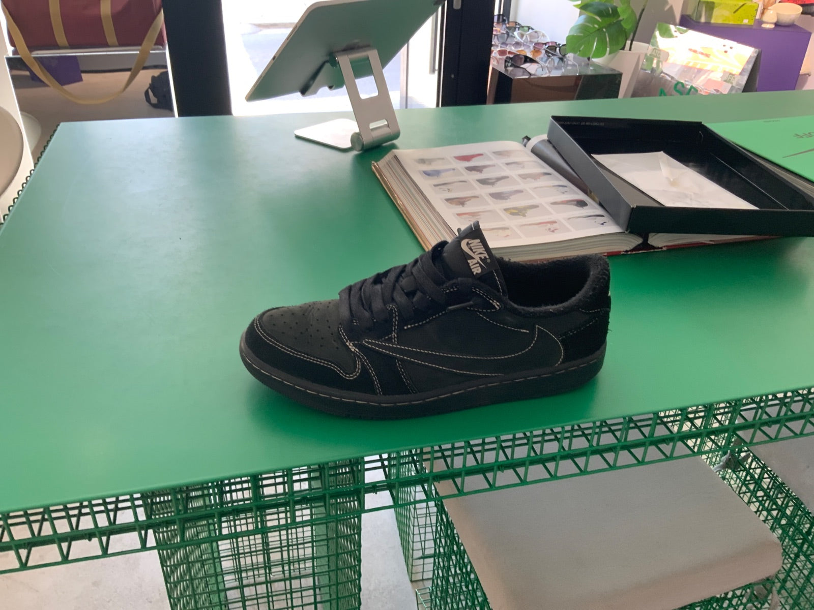 Travis Scott Black Phantom