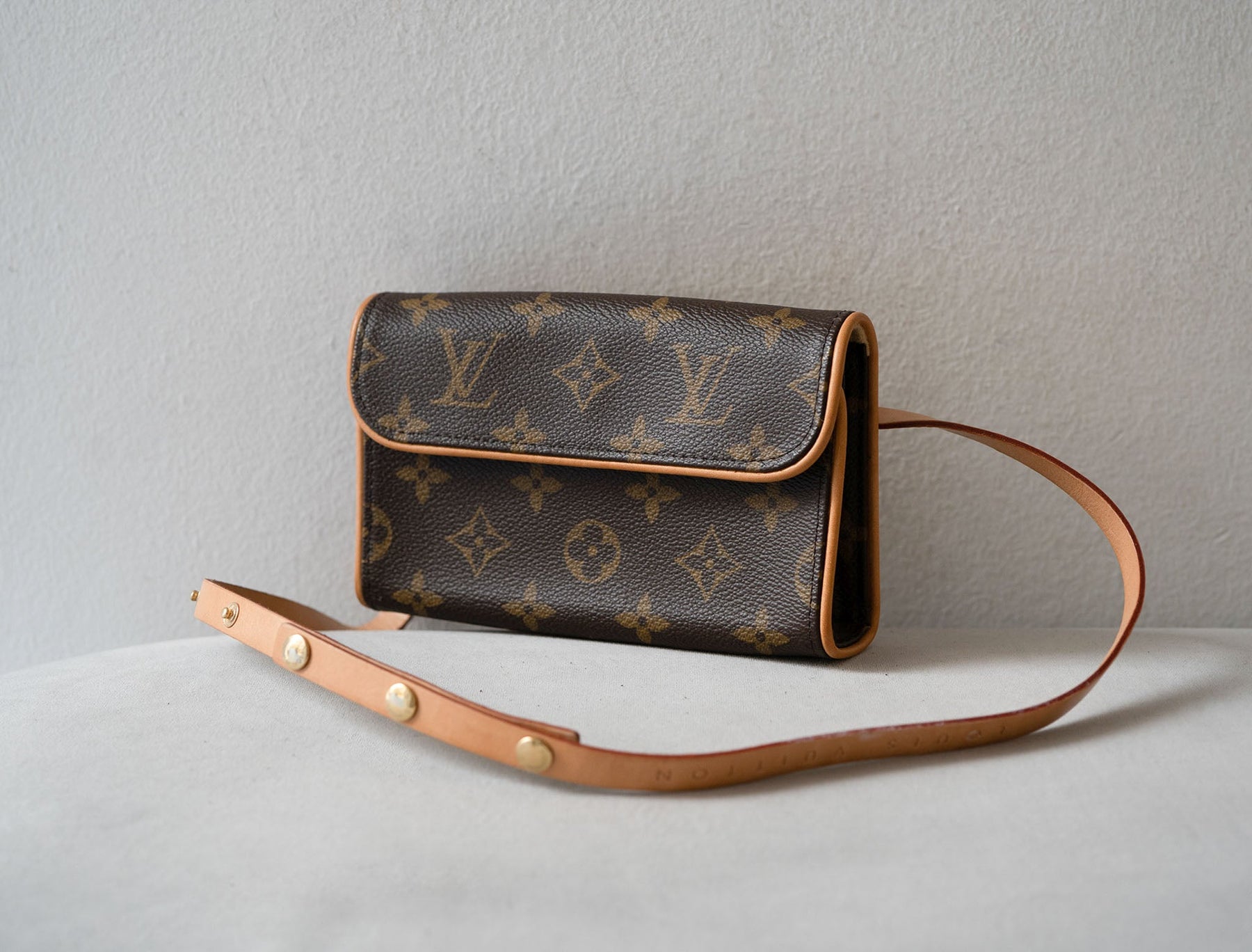 Louis Vuitton Gürtel Tasche Size XS