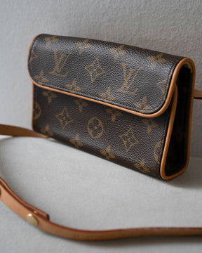 Louis Vuitton Gürtel Tasche Size XS