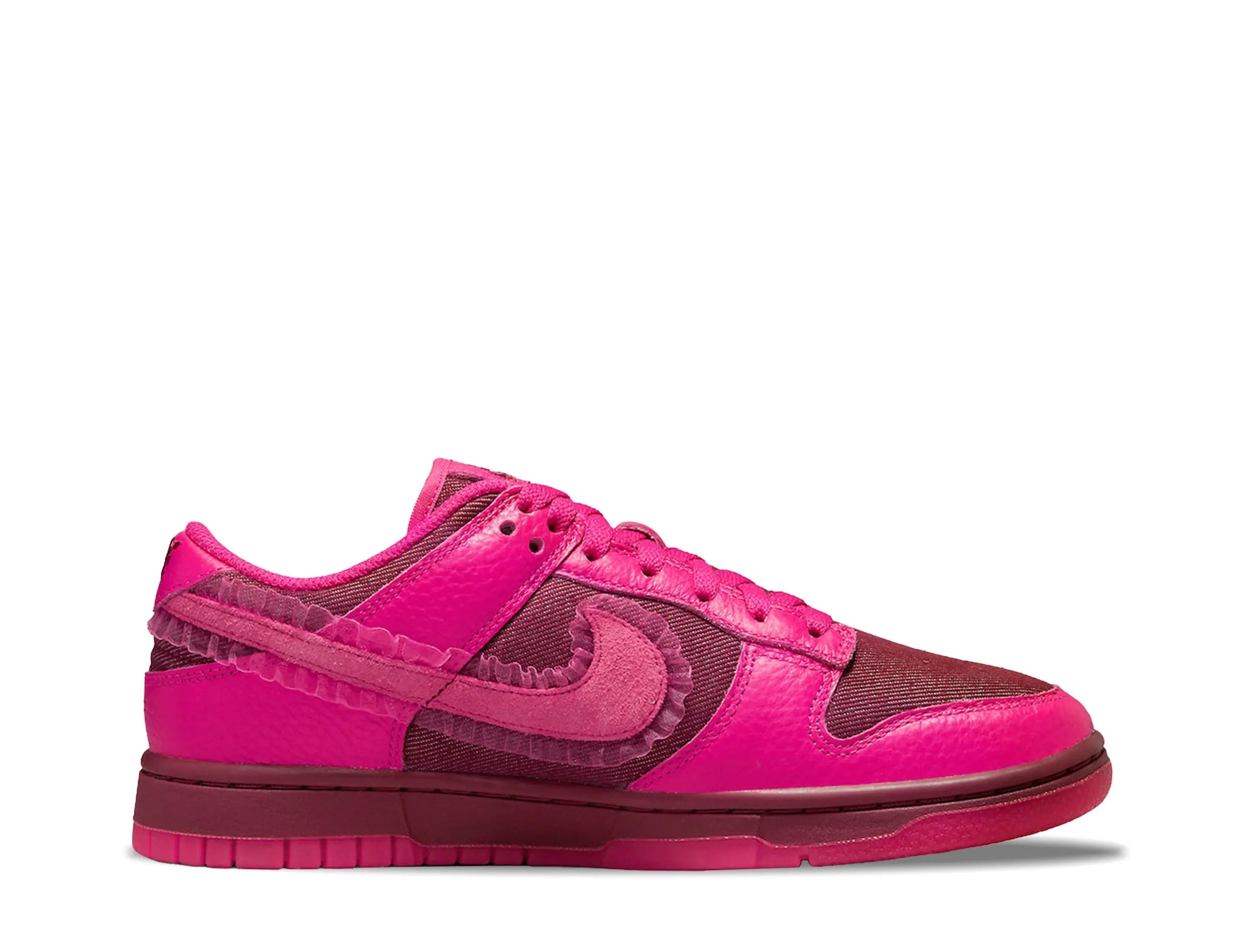 Nike Dunk Low Valentine's Day Nike